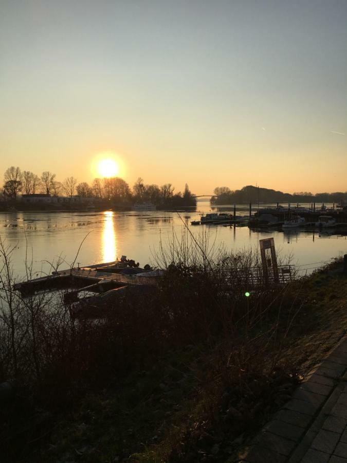 Schmuckkästle Am Hafen * Wiesbaden